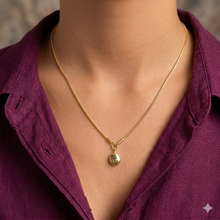 SMALL NUGGET ON SNAKE CHAIN